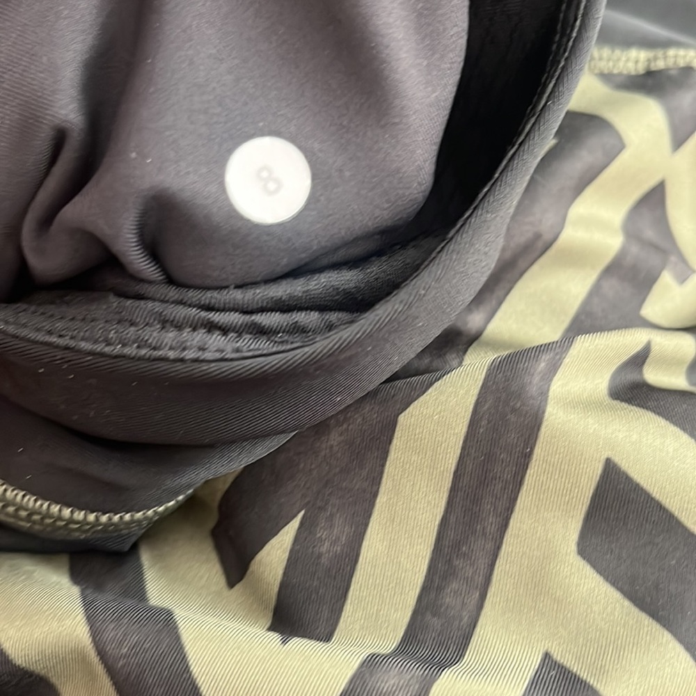 Lululemon Clip In Crop - Picture 6 of 6